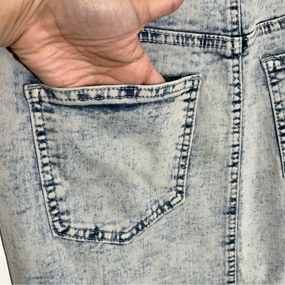 NWOT BE GIRL Acid Wash Knee Length Distressed Denim Midi Skirt | size XS - Picture 6 of 9